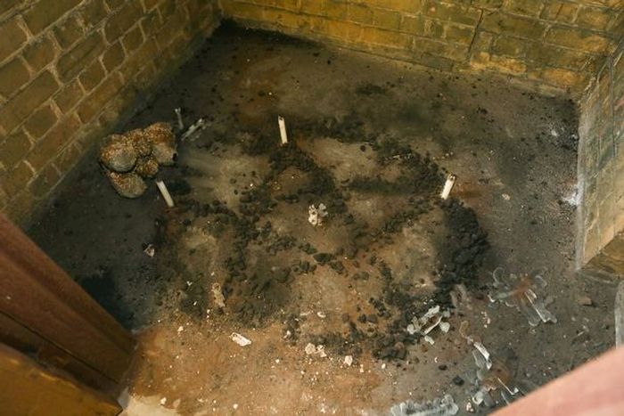 Penampakan menyeramkan di balik pintu misterius di Haunted Museum, Nottingham, Inggris.