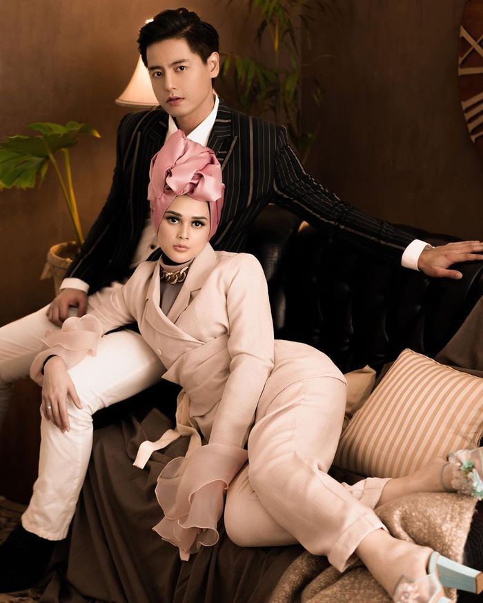 Cut Meyriska tampil beda dalam balutan turban