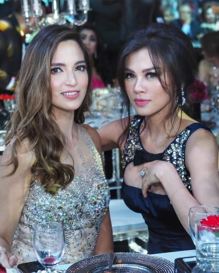 Foto Bareng Sepupu Ipar Sosialita, Nia Ramadhani Tampil ...