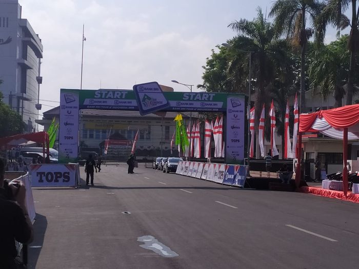 Lokasi start etape keempat Bank BRI Tour d'Indonesia 2019, di Jember, Kamis (22/8/2019).