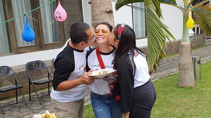 Cium mesra, hadiah Bambang Trihatmodjo untuk Mayangsari