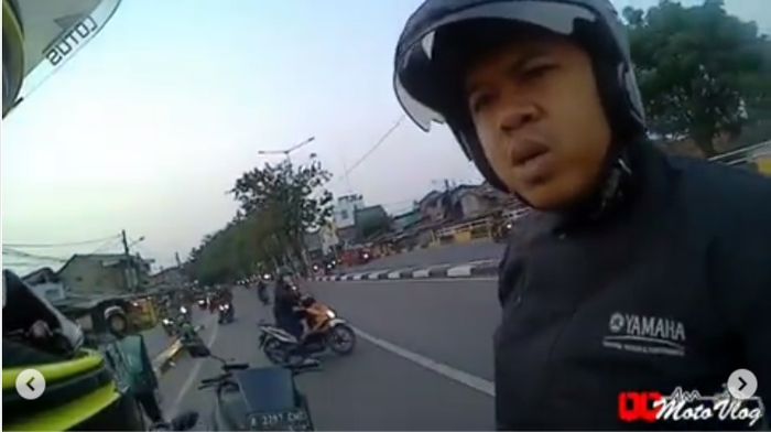 Pengendara lain yang ngamuk dan tak merasa bersalah sudah lawan arah jalan