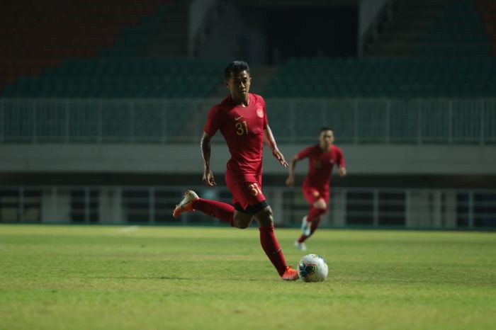 Aksi Febri Hariyadi saat membela timnas Indonesia kontra Persika Karawang di Stadion Pakansari, Kabupaten Bogor, Minggu (25/8/2019).