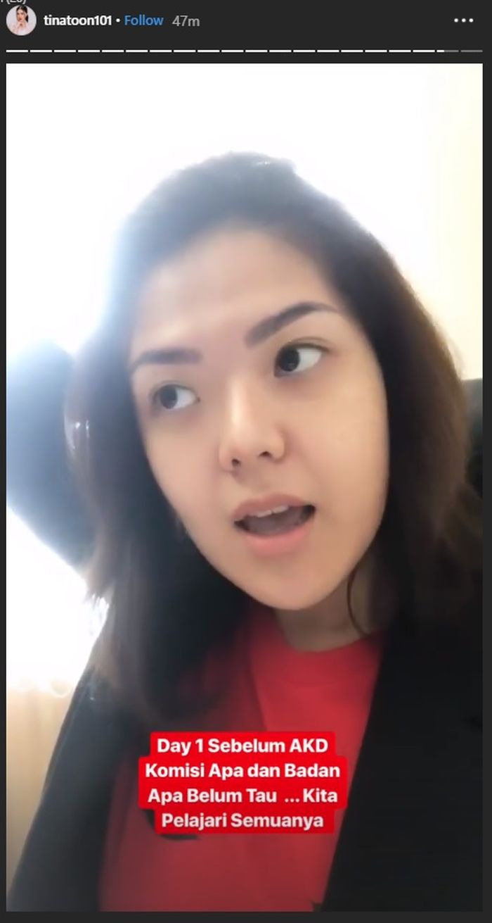 Hari Pertama Jadi Pejabat, Tina Toon Tampil Polos Sambil Tunjukkan Ruang Kerjanya