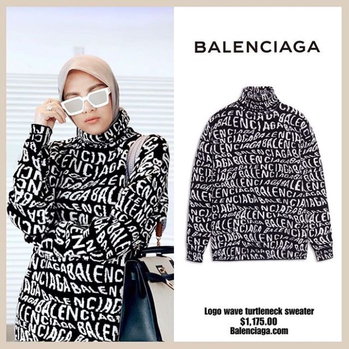Balenciaga Logo Wafe Turtleneck Sweater milik Olla Ramlan