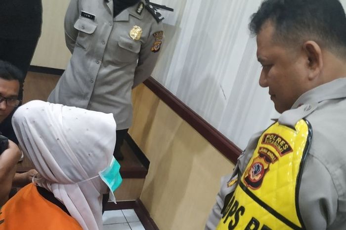 Aulia Kesuma saat melakukan konferensi pers di Pelabuhanratu