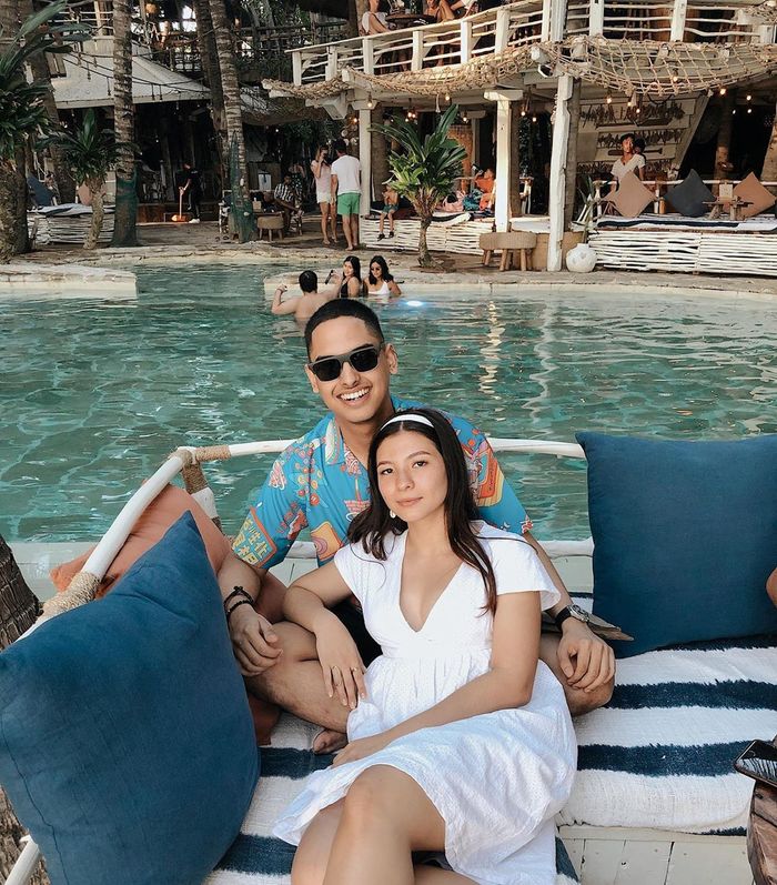 Foto Mesra Bareng Kekasih Shaloom Razade Kenakan Dress Belahan Dada Rendah Semua Halaman Stylo