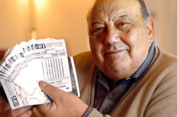 Frank Selak, pria beruntung yang selamat dari 7 kecelakaan maut dan menang lotre Rp 13,4 miliar.