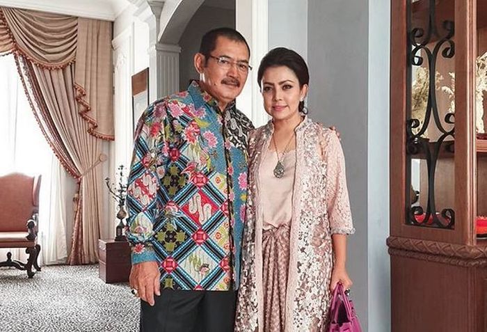 19 Tahun Disembunyikan Rapat Rapat, Foto Pernikahan <a href='https://pontianak.tribunnews.com/tag/mayangsari' title='Mayangsari'>Mayangsari</a> dan <a href='https://pontianak.tribunnews.com/tag/bambang-trihatmodjo' title='Bambang Trihatmodjo'>Bambang Trihatmodjo</a> Akhirnya Terungkap