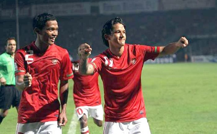 Irfan Bachdim saat merayakan golnya buat timnas Indonesia ke gawang timnas Malaysia di Stadion Utama Gelora Bung Karno pada Piala AFF 2010.