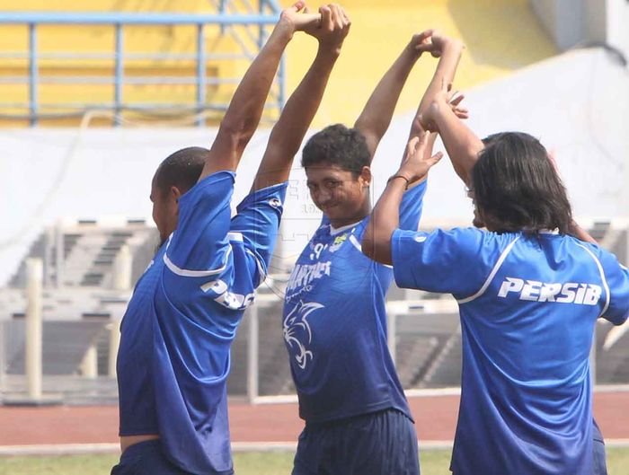 Pemain muda Persib, Ilham Qolba, saat berlatih bersama skuad senior Maung Bandung di Stadion gelora Arcamanik, Kota Bandung pada Rabu (4/9/2019).