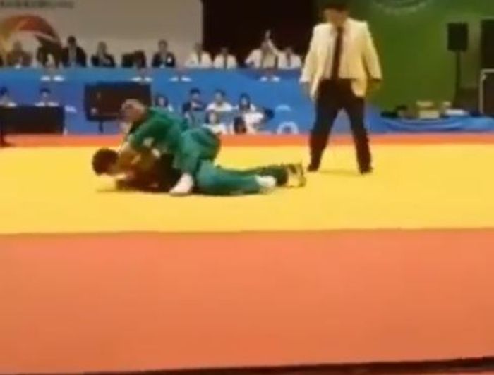 Aksi Serka Zulkifli tumbangkan atlet Yongmodo asal China saat kejuaraan hanya dalam hitungan detik.