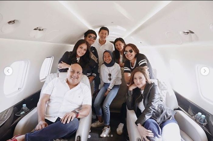 Unggahan Maia Estianty di jet pribadi