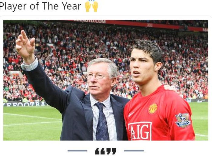 Pelatih Manchester United, Sir Alex Ferguson (kiri), merangkul Cristiano Ronaldo.