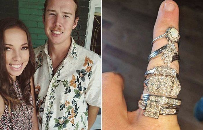 Beli Mainan Seharga Rp30 Ribu, Pasangan ini Mendadak Kaya Setelah Temukan 6 Cincin Berlian di Dalamnya
 