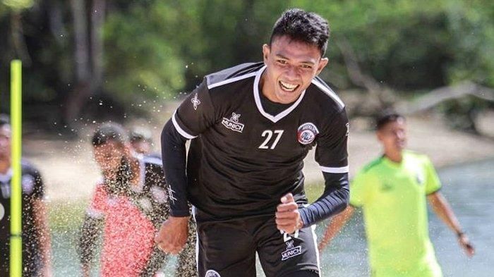 Dedik Setiawan sudah mulai berlatih bersama skuad Arema FC  di Pantai Balekambang, Jawa Timur pada Sabtu (7/9/2019).