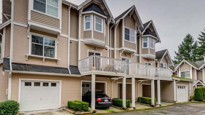 Townhouse milik Nikita.