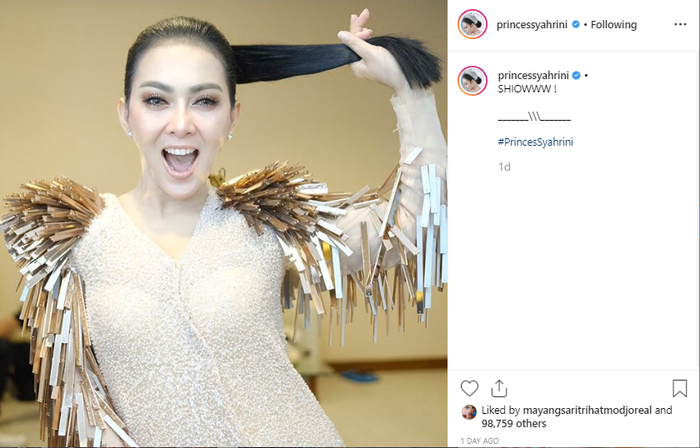 Penampilan Syahrini saat jadi bintang tamu acara Sophee