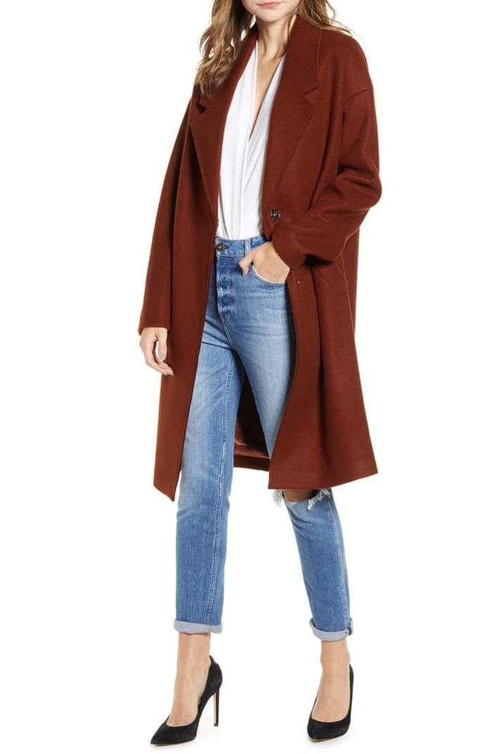 Coat jadi salah satu fashion item tak lekang oleh waktu