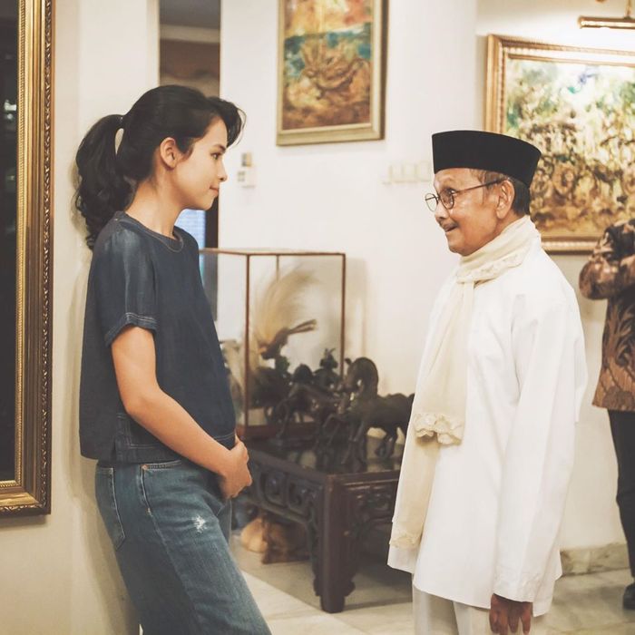 Penampilan Maudy Ayunda saat bertemu Habibie