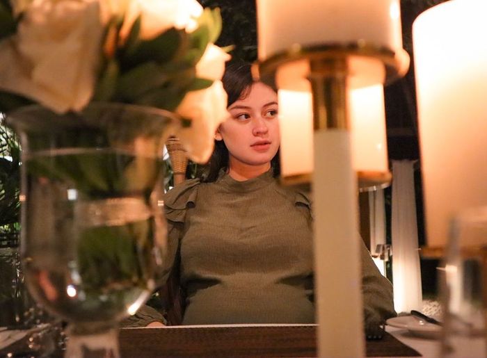 Perut Kimberly Ryder yang curi perhatian