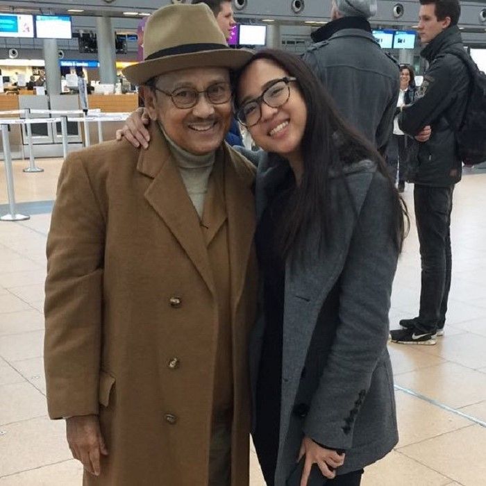kenangan Farrah bersama sang eyang kakung tercinta