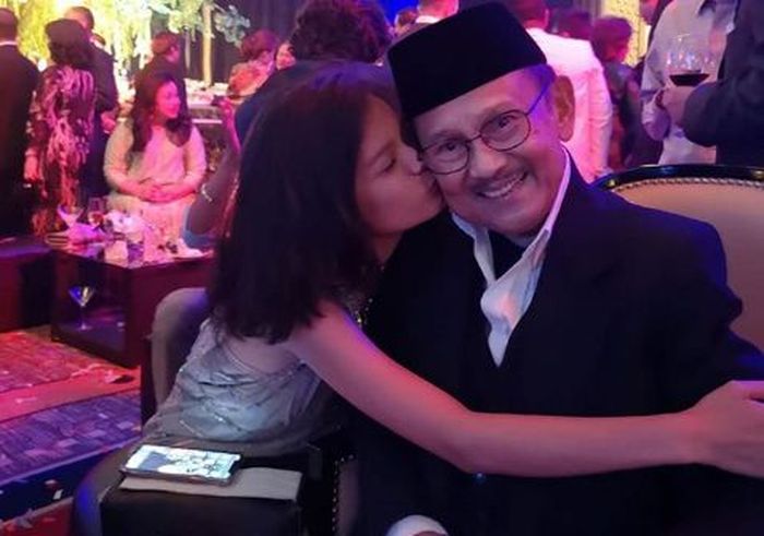 Potret kedekatan Tiffani dengan BJ Habibie
Instagram/tifanihabs