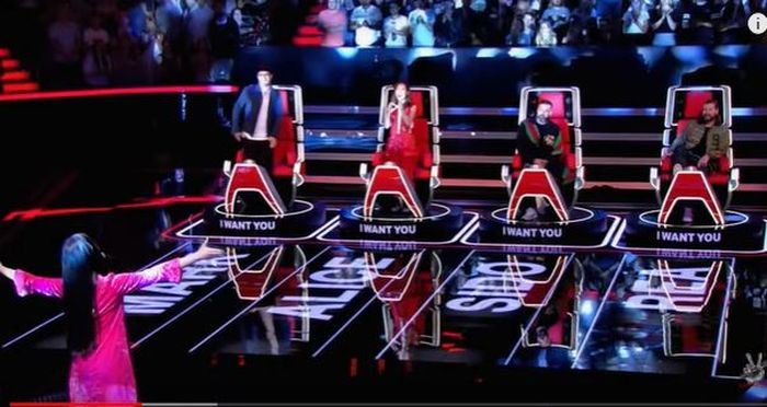 4 juri The Voice Germany memutar kursi saat Claudia Santoso Bernyanyi