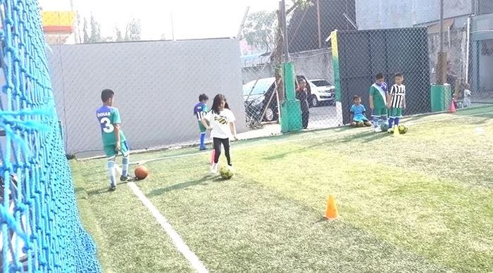 Safeea latihan bola