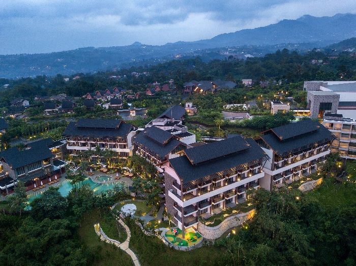 Pullman Ciawi facade from above