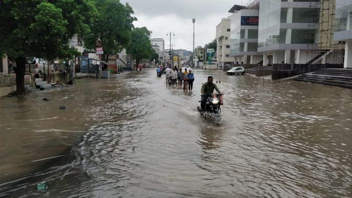 Shamsher Singh
Demi Selamatkan Bayi Berusia 45 Hari, Pria Ini Rela Terjang Banjir Tanpa Takut Buaya dengan Membawanya di Baskom