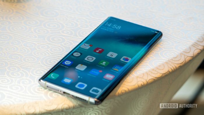 Tampilan Waterfall Screen Vivo NEX 3, lengkap dengan port USB Type-C dan lubang speaker di bagian bawahnya