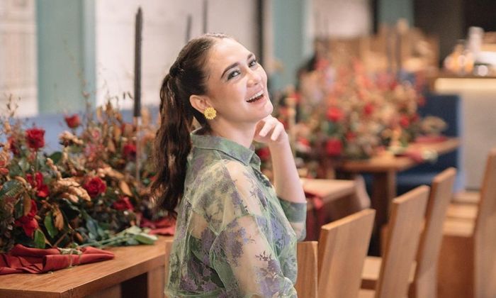 Disela Liburan ke Jepang, Luna Maya Promosikan Highlighter Terbaru dari Nama Beauty
