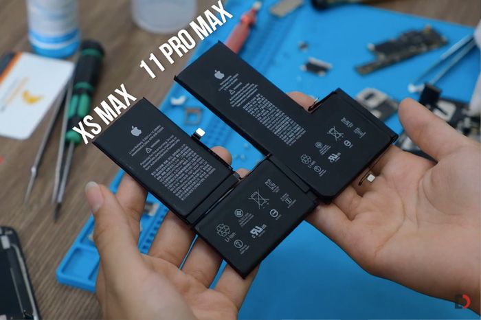 Teardown iPhone 11 Pro Max Ungkap Desain Baterai dan Logicboard Baru