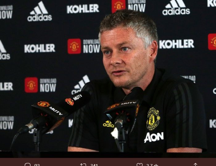 Ole Gunnar Solskjaer saat konferensi pers.