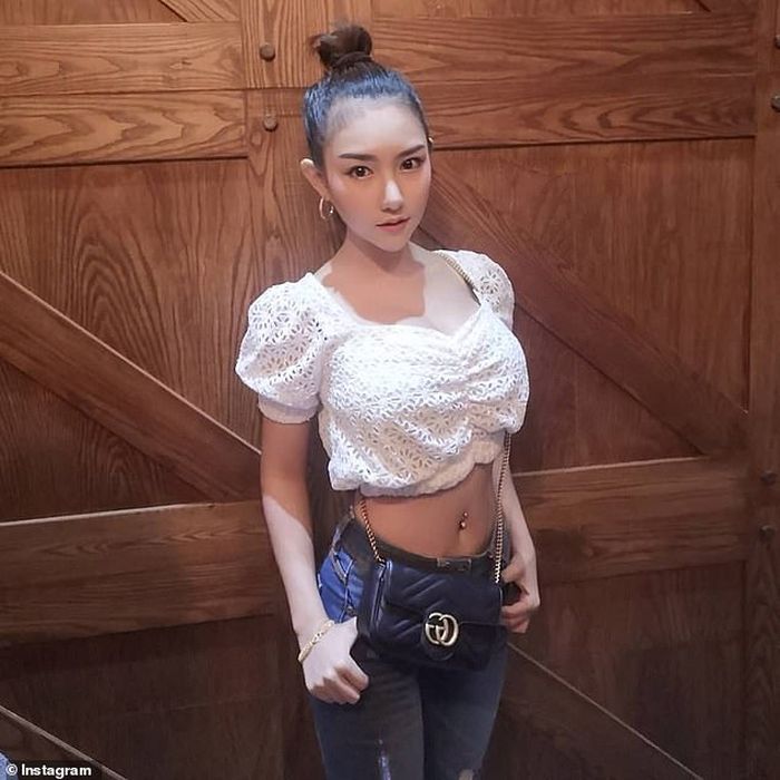 Model Noraphanpiphat dari Thailand.