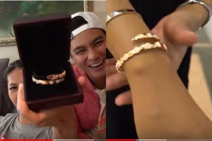 Gelang mahal pemberian Baim Wong