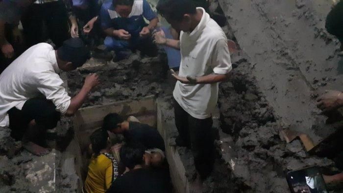 Mbah Pani Juwana Pati Keluar dari Liang Kubur Tapa Pendem