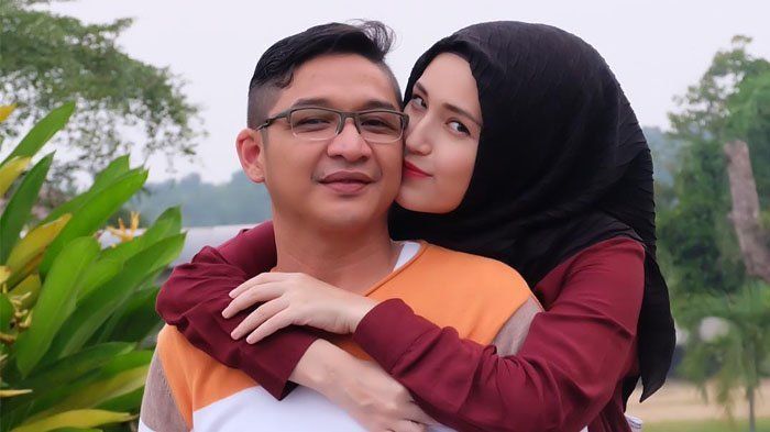 Pasha Ungu, Adelia Wilhelmina