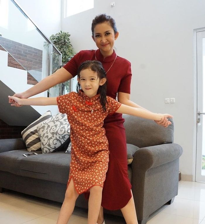 Rumah Mewah Nafa Urbach yang Bernuansa Natural