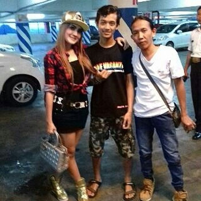 Jarang Terekspos Foto Nella Kharisma Kenakan Baju Rumahan