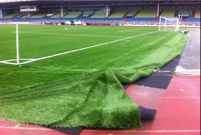 Lapangan sintetis Stadion Rizal Memorial, Manila, Filipina.