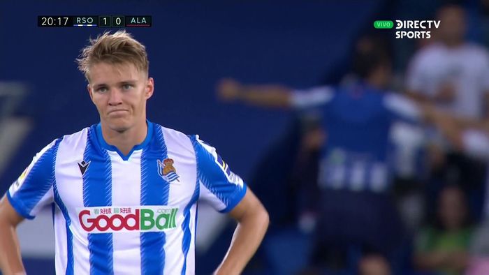 Martin Odegaard saat bermain melawan Alaves pada laga lanjutan LaLiga yang digelar  pada Kamis (26/9/2019) atau Jumat dini hari WIB. 