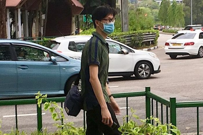 Pelaku saat sedang berjalan di siang hari