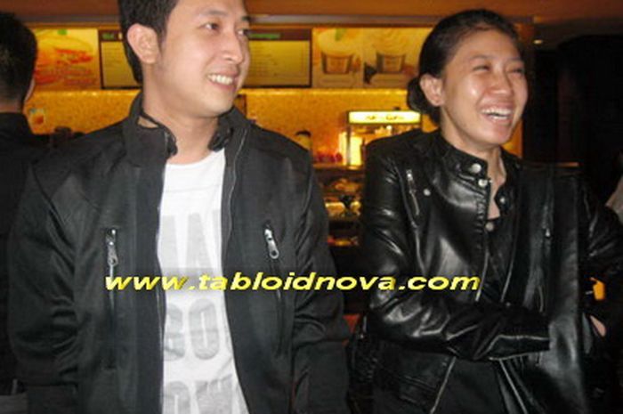 Erie Suzan dengan Nyong