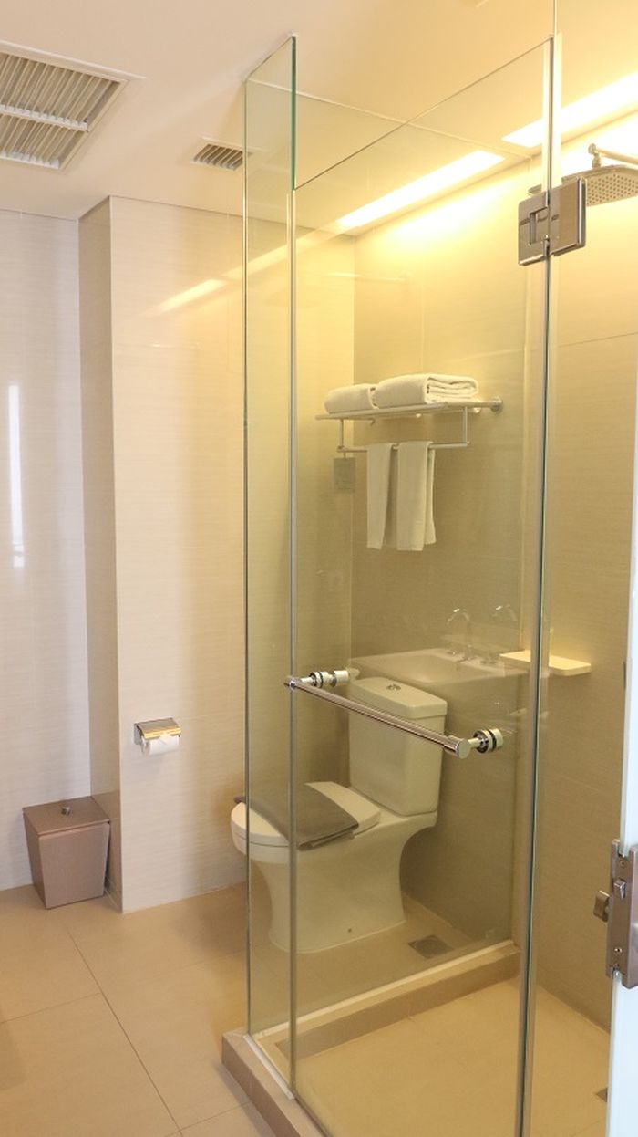 Bathroom of Santika Premiere Hayam Wuruk