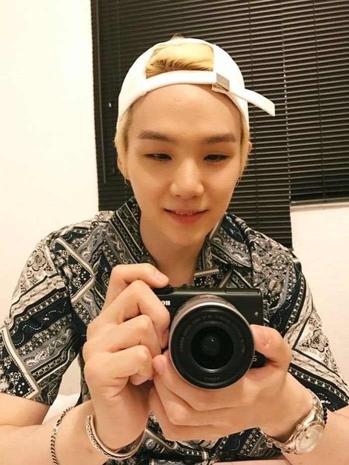twitter.com/BTS_twt