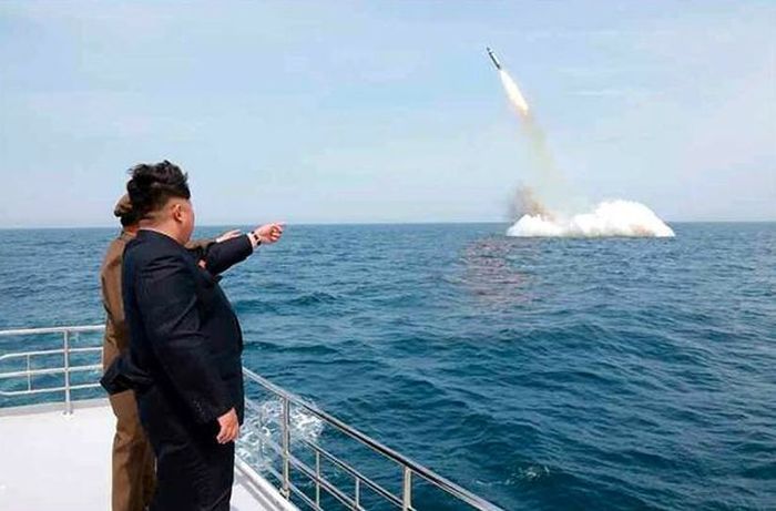 Korea Selatan percaya rudal itu mungkin diluncurkan dari kapal selam