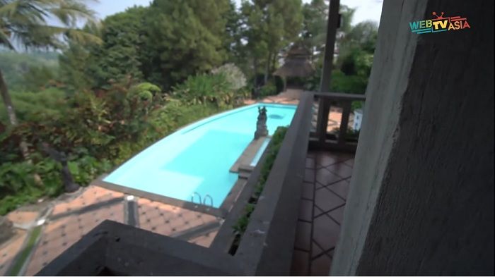 Villa ibunda Bams Samson di Puncak yang bergaya kolonial