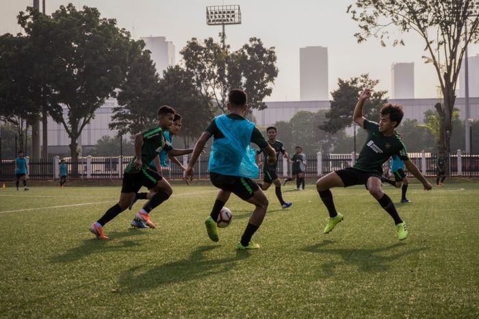 Latihan timnas U-23 Indonesia di Lapangan C, Gelora Bung Karno, Jakarta, Kamis (3/10/2019).